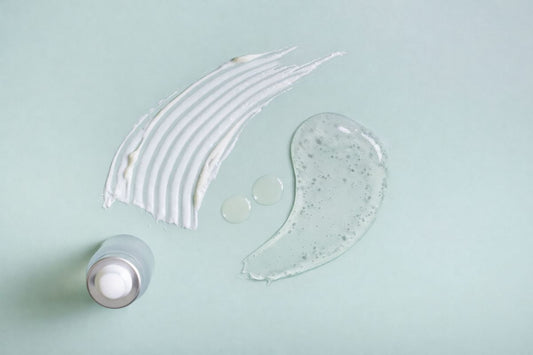 Minimalistyczna rutyna: oczyszczanie i nawilżenie